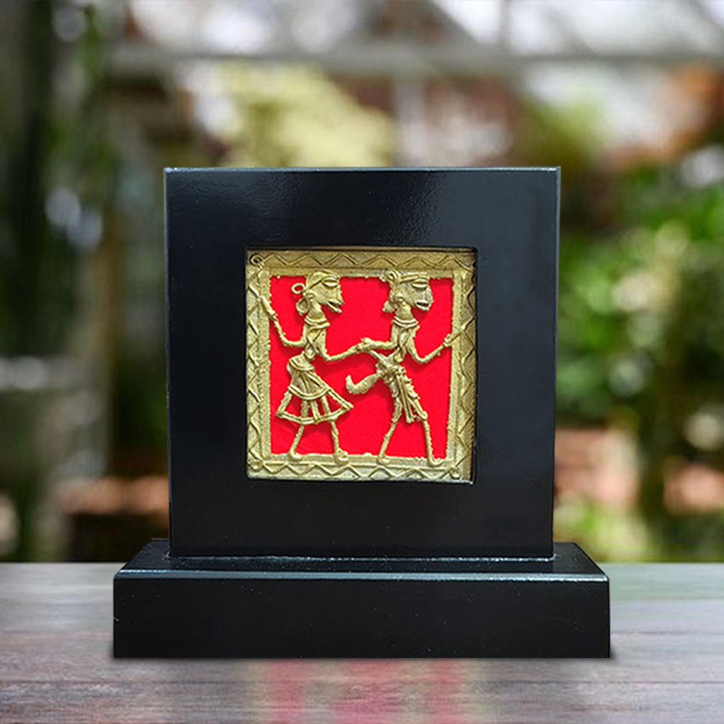 Handcrafted Dokra Tribal Couple Framed Memento – Traditional Indian Art